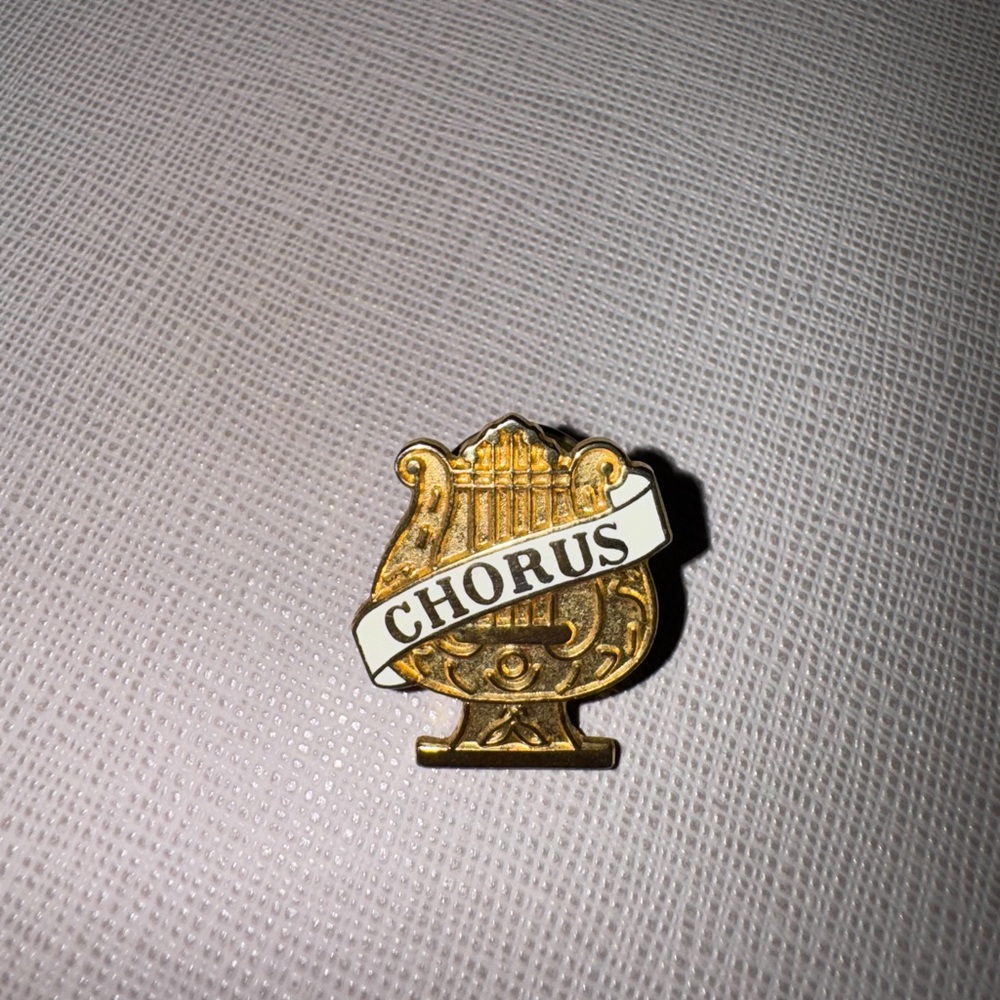 Vintage Chorus (Choir) Pin
